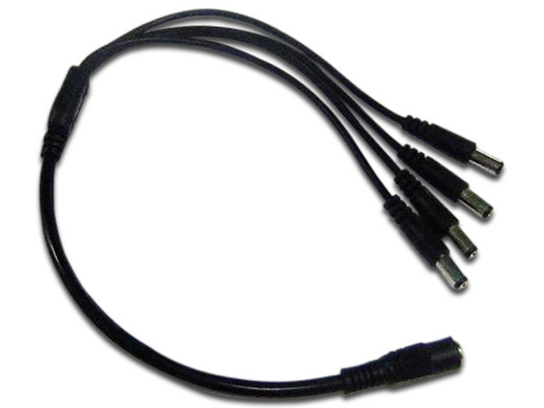 Divisor de energía tipo pulpo SAXXON PSUWB07 con 4 conectores macho a 1 conector hembra.