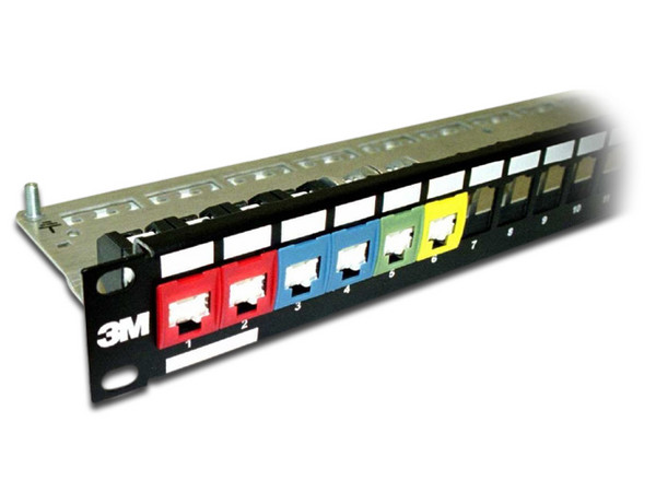 Panel de Parcheo 3M Cat6 de 24 puertos.